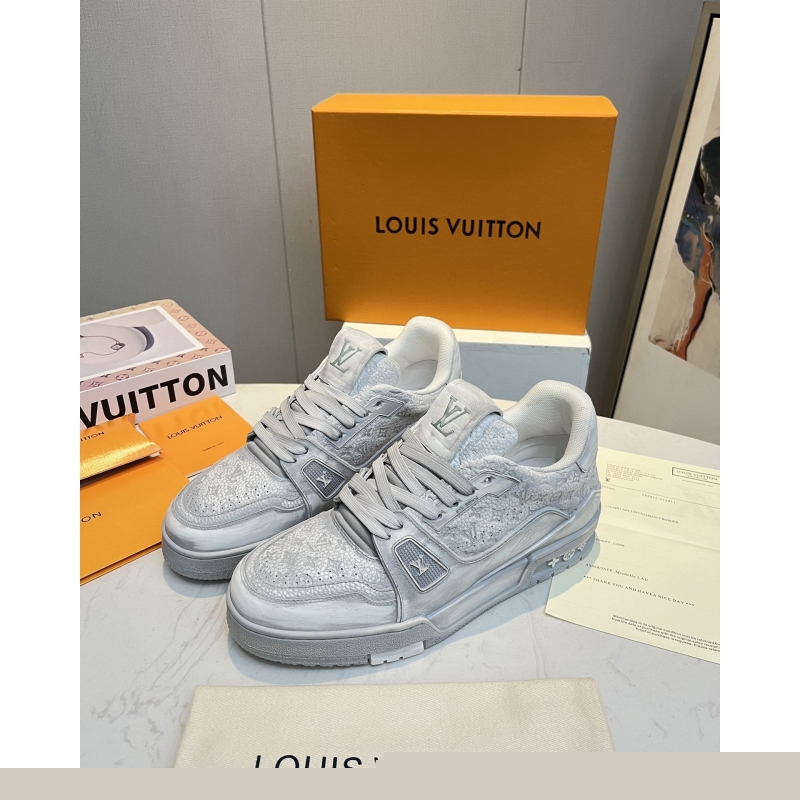 l**is V*t*n sneakers